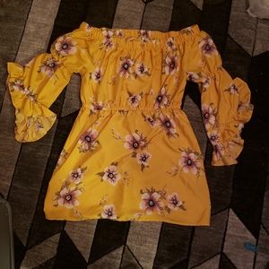 Super Cute Yellow Bell Sleeve Sundress (2x)
